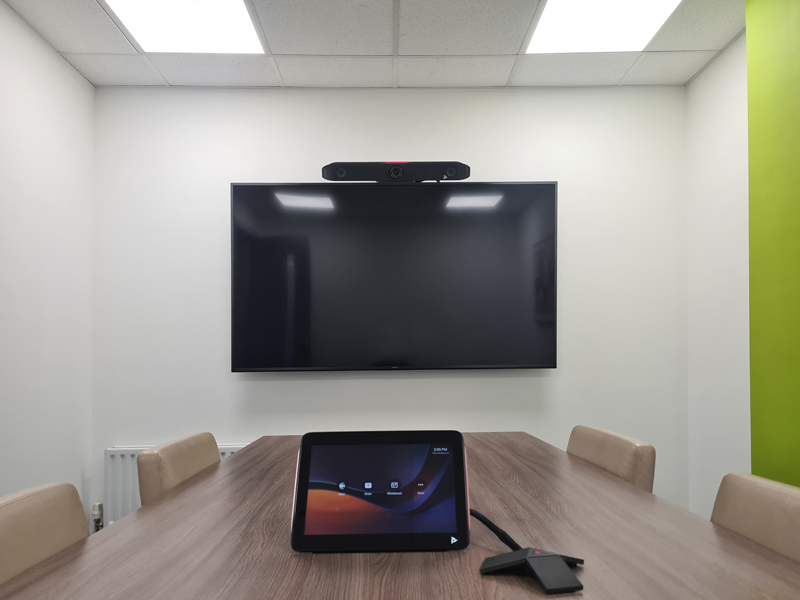 ISSAV Poly Studio X52 Video Bar Demonstration 2